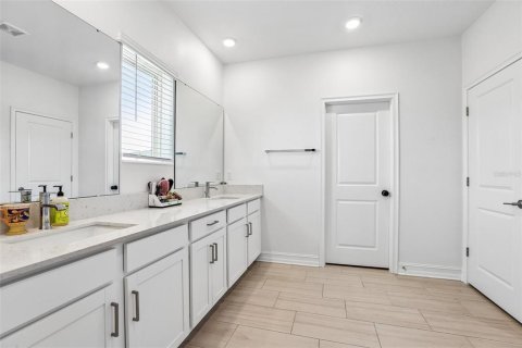 Casa en venta en Tampa, Florida, 4 dormitorios, 269.32 m2 № 2430550 - foto 19