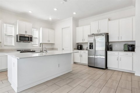 Casa en venta en Tampa, Florida, 4 dormitorios, 269.32 m2 № 2430550 - foto 6