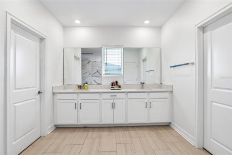 Casa en venta en Tampa, Florida, 4 dormitorios, 269.32 m2 № 2430550 - foto 20