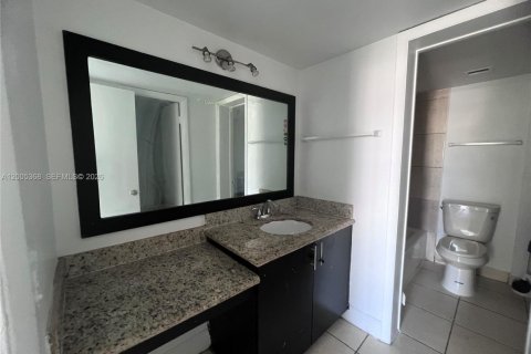 Condo in Miami, Florida, 1 bedroom № 2170614 - photo 8