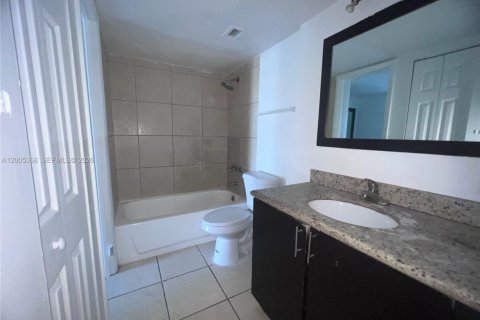 Condo in Miami, Florida, 1 bedroom № 2170614 - photo 12
