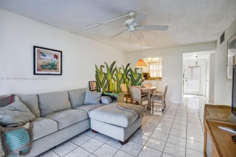 Condo in Sunrise, Florida, 1 bedroom  № 1945025 - photo 7