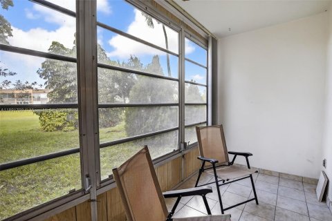 Condo in Sunrise, Florida, 1 bedroom  № 1945025 - photo 14