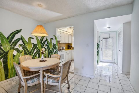Condo in Sunrise, Florida, 1 bedroom  № 1945025 - photo 6