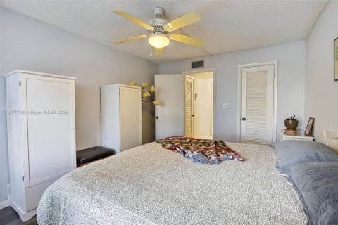 Condo in Sunrise, Florida, 1 bedroom  № 1945025 - photo 21