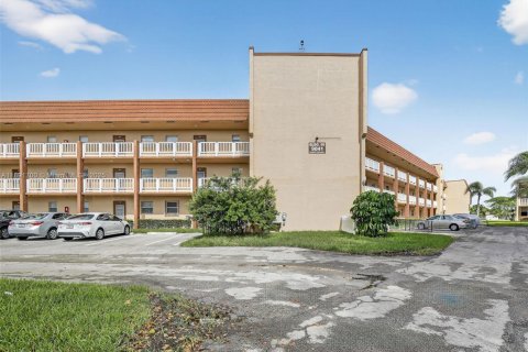 Condo in Sunrise, Florida, 1 bedroom  № 1945025 - photo 1