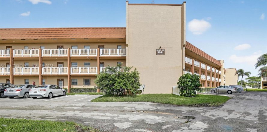 Condo in Sunrise, Florida, 1 bedroom № 1945025