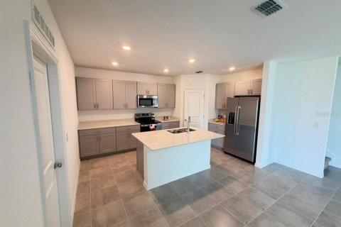 Villa ou maison à louer à Kissimmee, Floride: 5 chambres, 229.56 m2 № 2341871 - photo 4