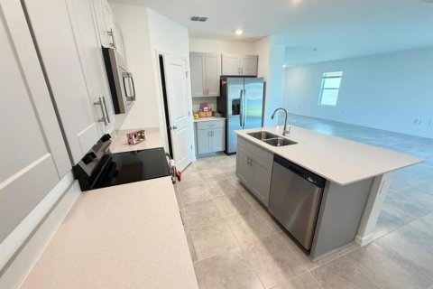 Villa ou maison à louer à Kissimmee, Floride: 5 chambres, 229.56 m2 № 2341871 - photo 3