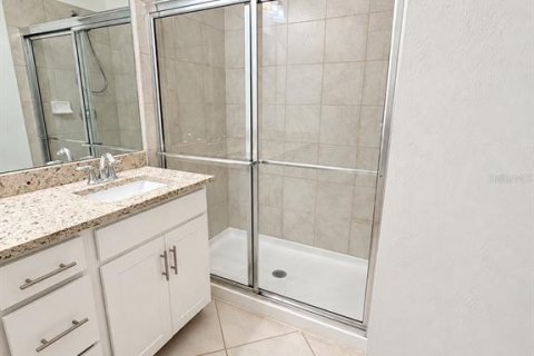 Touwnhouse à vendre à Bradenton, Floride: 3 chambres, 178.84 m2 № 2405146 - photo 13