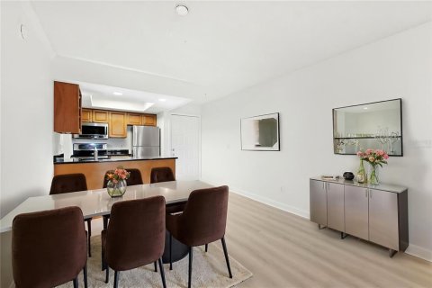 Condo in Tampa, Florida, 2 bedrooms № 2092151 - photo 10