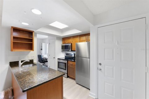 Condo in Tampa, Florida, 2 bedrooms № 2092151 - photo 4