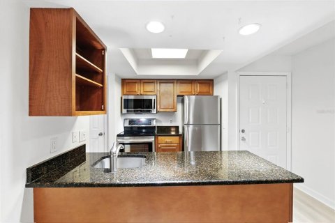 Condo in Tampa, Florida, 2 bedrooms № 2092151 - photo 8