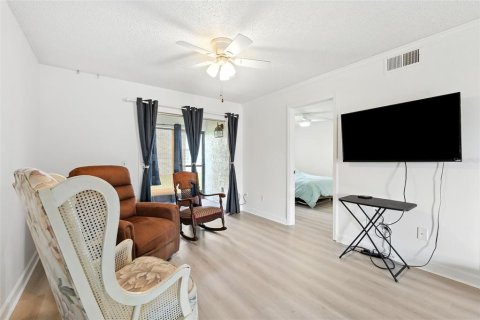 Condo in Tampa, Florida, 2 bedrooms № 2092151 - photo 13