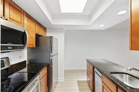 Condo in Tampa, Florida, 2 bedrooms № 2092151 - photo 5