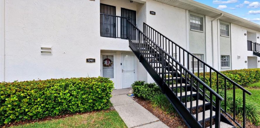 Condo in Tampa, Florida, 2 bedrooms № 2092151