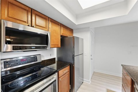 Condo in Tampa, Florida, 2 bedrooms № 2092151 - photo 6