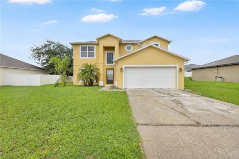 Casa en Poinciana, Florida 4 dormitorios, 195.47 m2 № 2370829