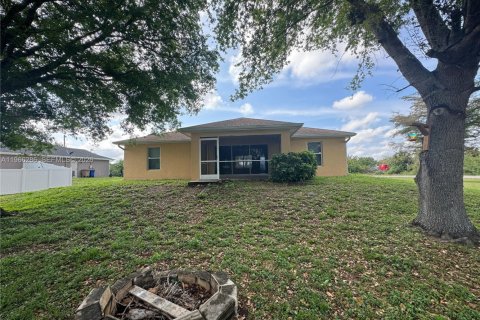 Casa en alquiler en Lehigh Acres, Florida, 3 dormitorios, 130.81 m2 № 2032676 - foto 4