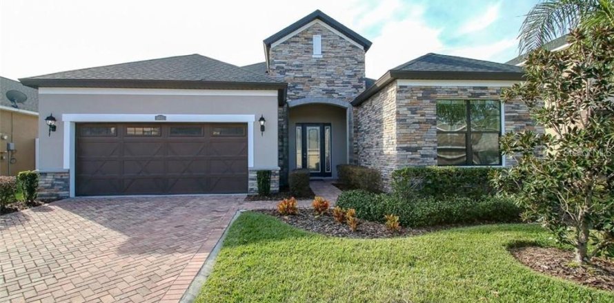 House in Land O' Lakes, Florida 3 bedrooms, 212.65 sq.m. № 1906842