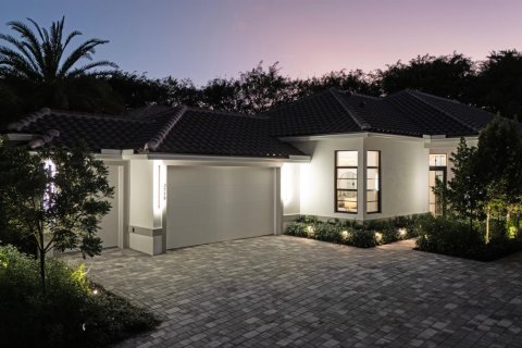 House in Wellington, Florida 3 bedrooms, 218.88 sq.m. № 2082059 - photo 2