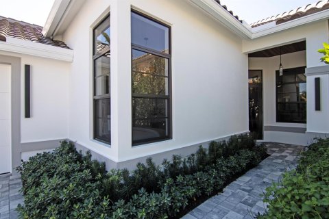 House in Wellington, Florida 3 bedrooms, 218.88 sq.m. № 2082059 - photo 5
