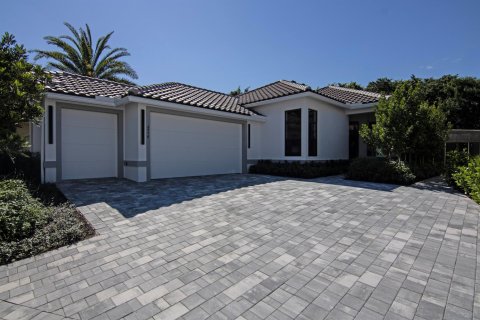 House in Wellington, Florida 3 bedrooms, 218.88 sq.m. № 2082059