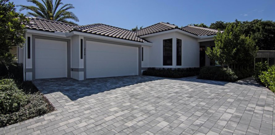 House in Wellington, Florida 3 bedrooms, 218.88 sq.m. № 2082059