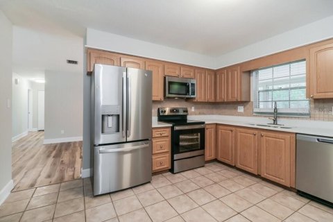 Villa ou maison à louer à Brooksville, Floride: 3 chambres, 128.21 m2 № 2113587 - photo 7