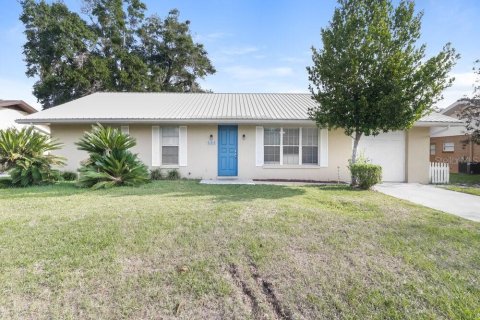 Villa ou maison à Brooksville, Floride 3 chambres, 128.21 m2 № 2113587