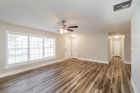 Villa ou maison à louer à Brooksville, Floride: 3 chambres, 128.21 m2 № 2113587 - photo 4