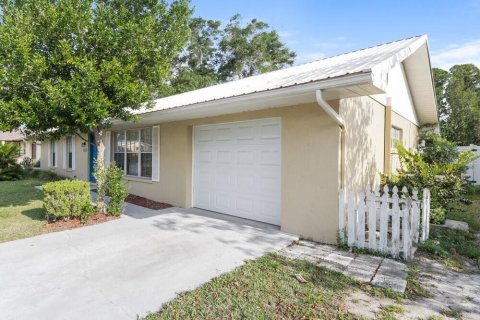 Villa ou maison à louer à Brooksville, Floride: 3 chambres, 128.21 m2 № 2113587 - photo 3