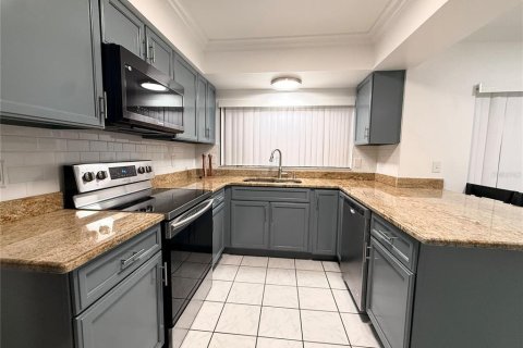 Casa en venta en Tampa, Florida, 3 dormitorios, 140.84 m2 № 2384332 - foto 8
