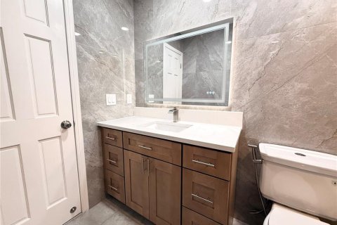 Casa en venta en Tampa, Florida, 3 dormitorios, 140.84 m2 № 2384332 - foto 11