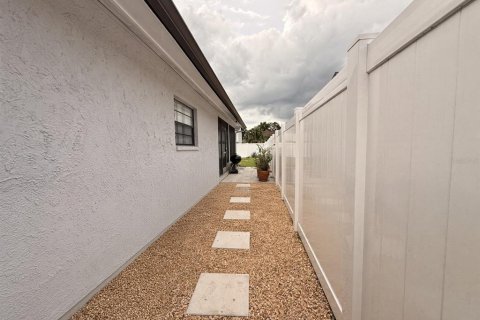 Casa en venta en Tampa, Florida, 3 dormitorios, 140.84 m2 № 2384332 - foto 28