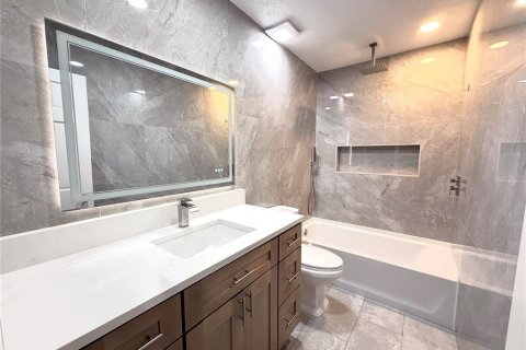 Casa en venta en Tampa, Florida, 3 dormitorios, 140.84 m2 № 2384332 - foto 9