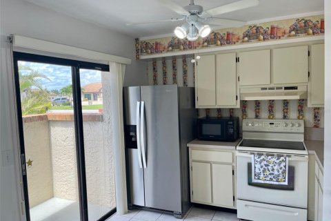 Casa en venta en Port Charlotte, Florida, 2 dormitorios, 86.4 m2 № 1769971 - foto 5