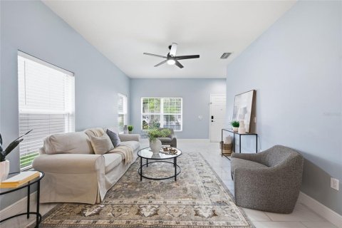House in Pinellas Park, Florida 3 bedrooms, 173.54 sq.m. № 2321454 - photo 7