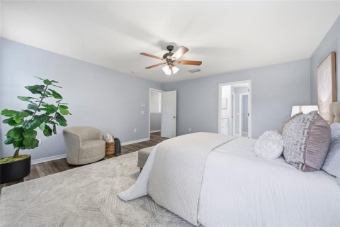 House in Pinellas Park, Florida 3 bedrooms, 173.54 sq.m. № 2321454 - photo 20