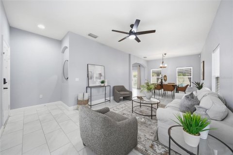 House in Pinellas Park, Florida 3 bedrooms, 173.54 sq.m. № 2321454 - photo 6