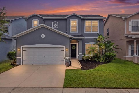 House in Pinellas Park, Florida 3 bedrooms, 173.54 sq.m. № 2321454 - photo 2
