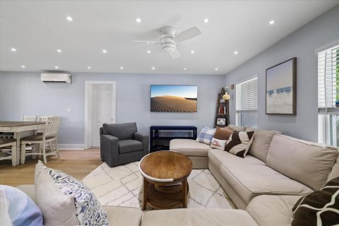 Casa en venta en Tampa, Florida, 3 dormitorios, 175.21 m2 № 2428795 - foto 7