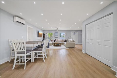 Casa en venta en Tampa, Florida, 3 dormitorios, 175.21 m2 № 2428795 - foto 15