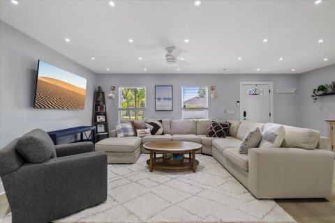 Casa en venta en Tampa, Florida, 3 dormitorios, 175.21 m2 № 2428795 - foto 5