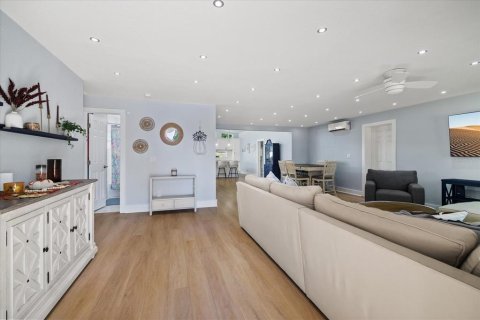 Casa en venta en Tampa, Florida, 3 dormitorios, 175.21 m2 № 2428795 - foto 8