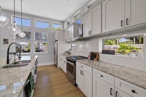 Casa en venta en Tampa, Florida, 3 dormitorios, 175.21 m2 № 2428795 - foto 12