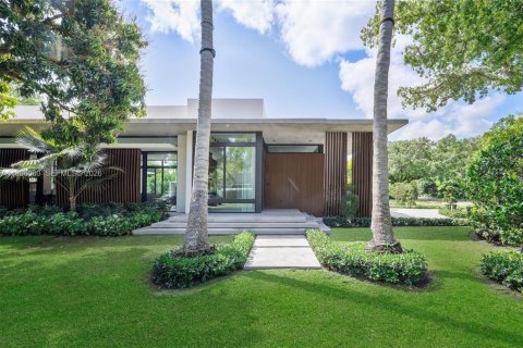 House in Miami Shores, Florida 5 bedrooms, 478.91 sq.m. № 2046517 - photo 15