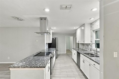 Купить виллу или дом в Дебари, Флорида 5 комнат, 127.83м2, № 2404970 - фото 12