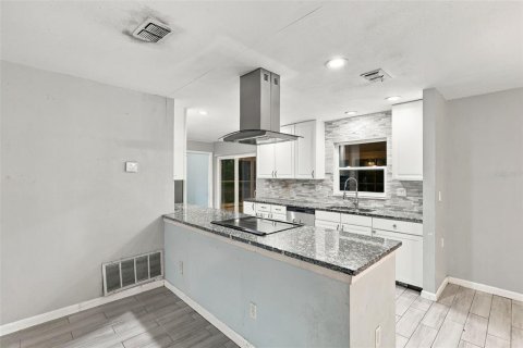 Купить виллу или дом в Дебари, Флорида 5 комнат, 127.83м2, № 2404970 - фото 11