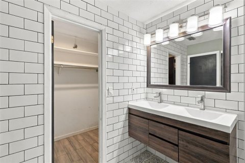 Купить виллу или дом в Дебари, Флорида 5 комнат, 127.83м2, № 2404970 - фото 21